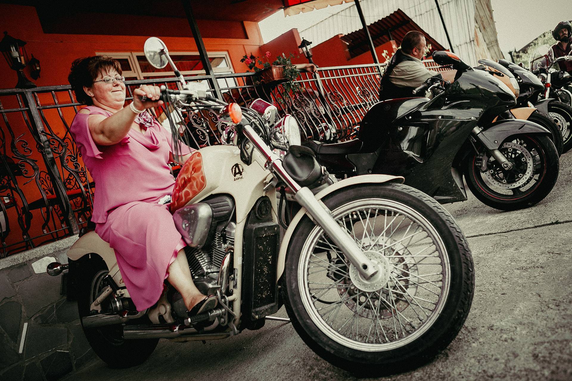 9 invitat soacra nunta motocicleta 9 invitat soacra nunta motocicleta