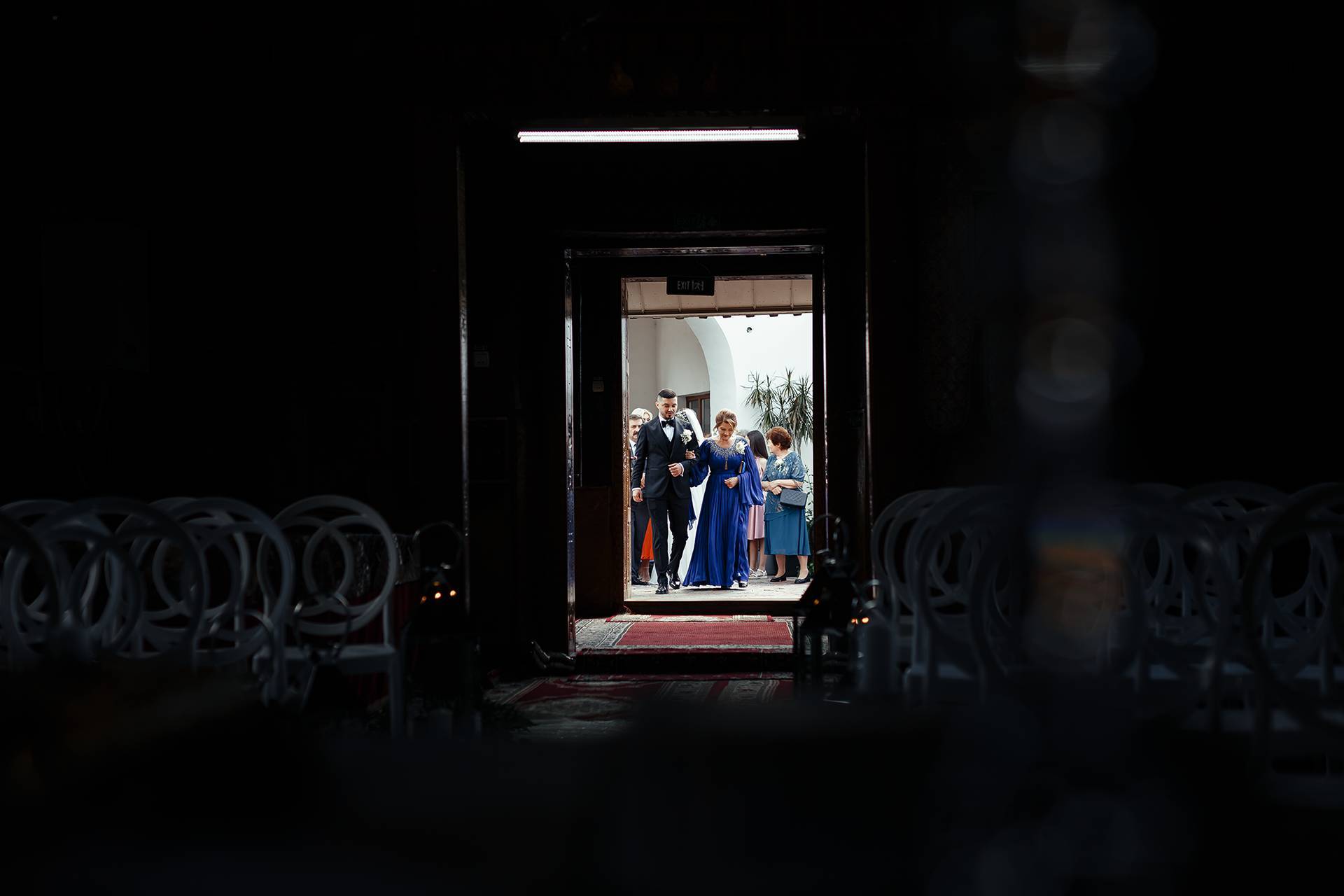 12 fotografii nunta intrare biserica 12 fotografii nunta intrare biserica